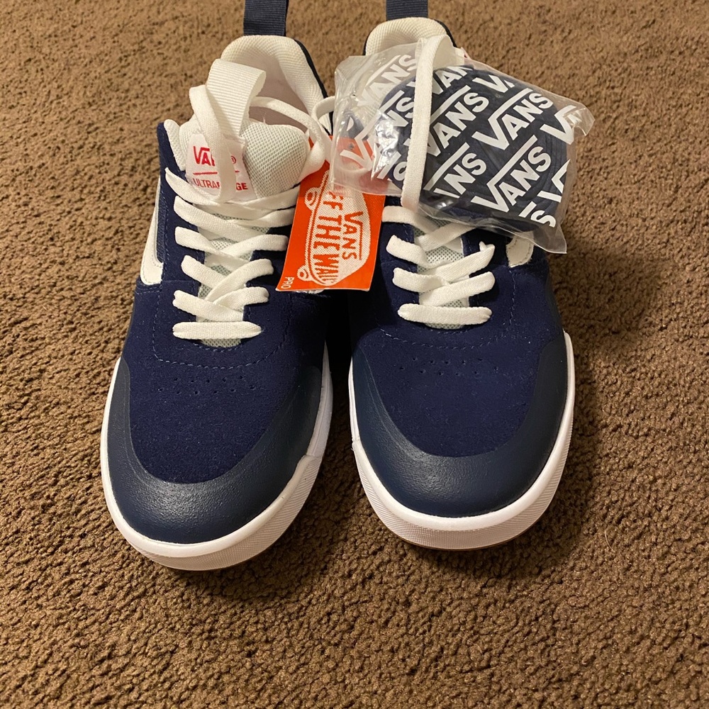 Woman’s Vans - size 7 New never worn!